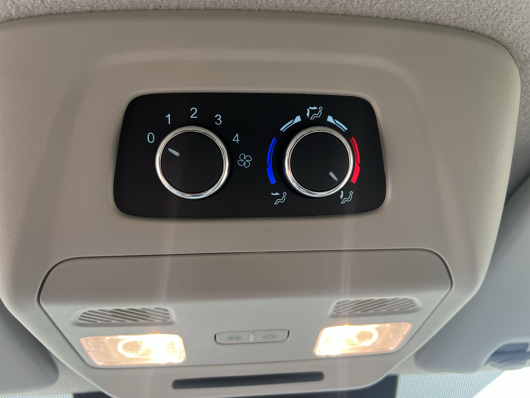 2027 Ford Transit Wagon XL 15 Pass