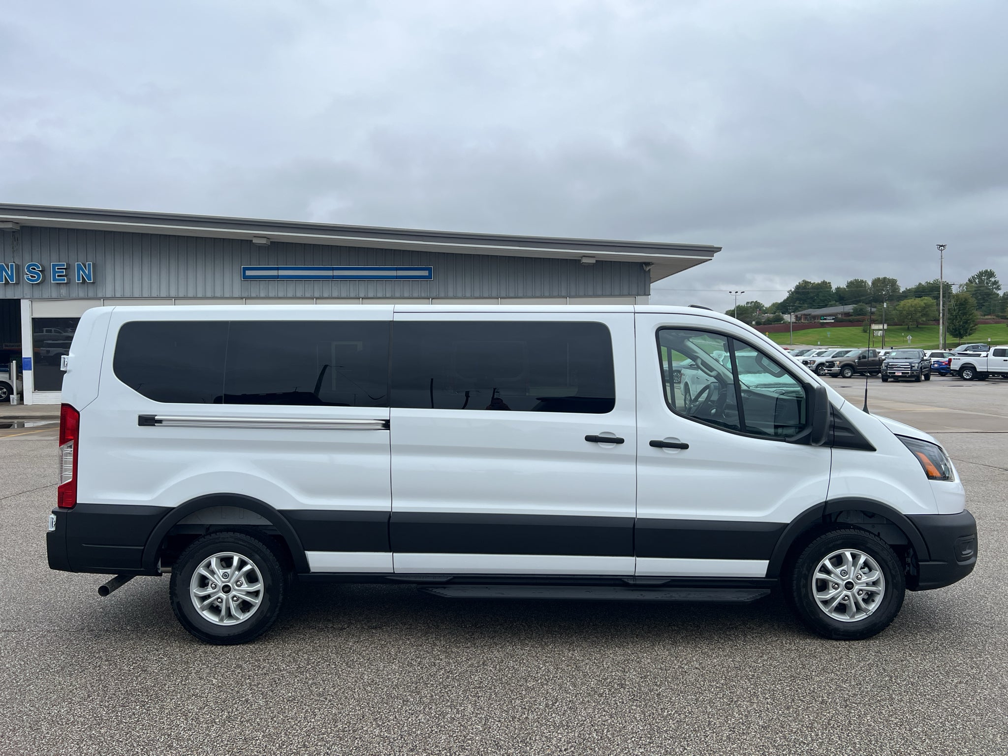 2027 Ford Transit Wagon XL 15 Pass
