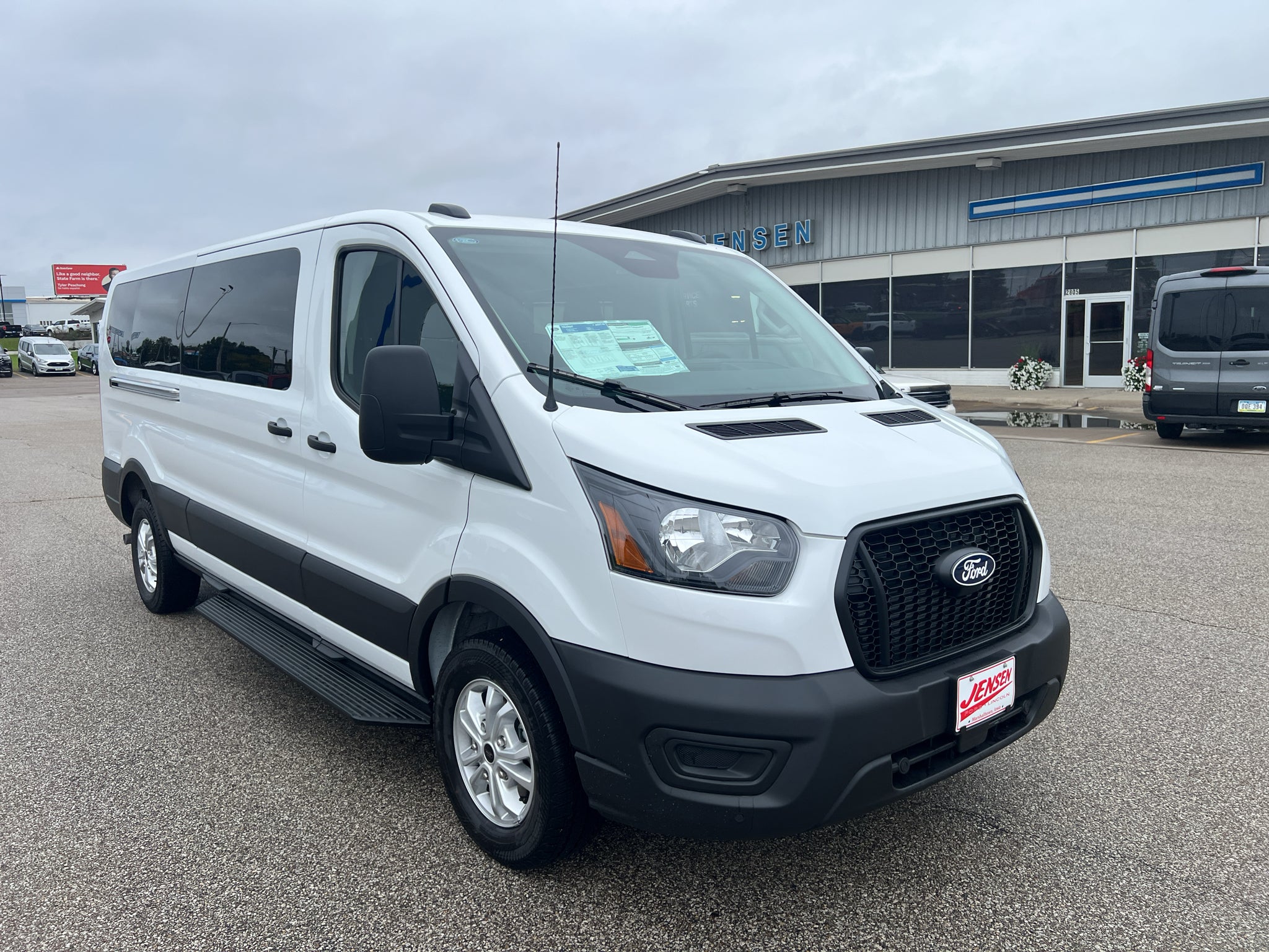 2027 Ford Transit Wagon XL 15 Pass