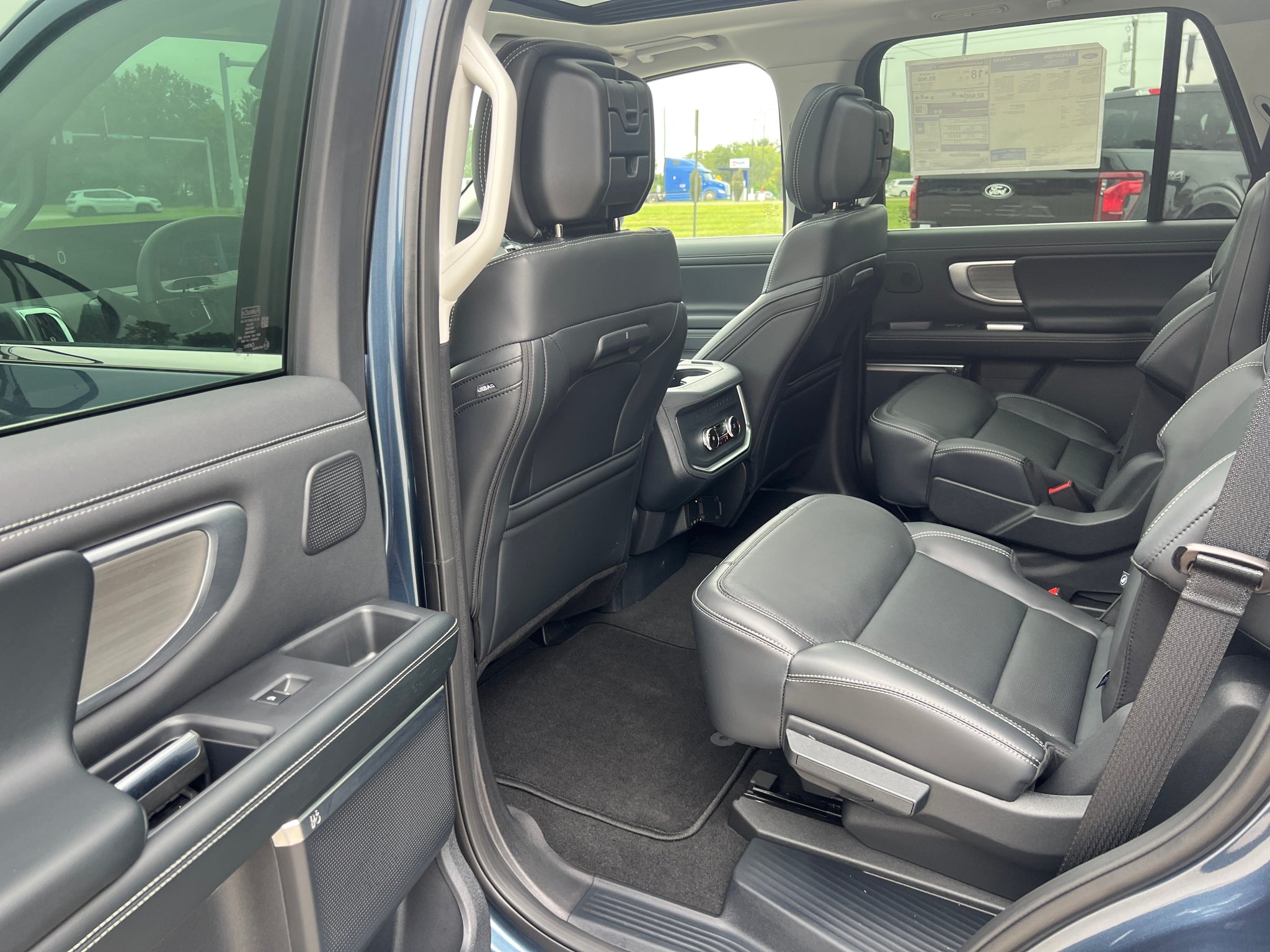 2027 Ford Expedition Platinum