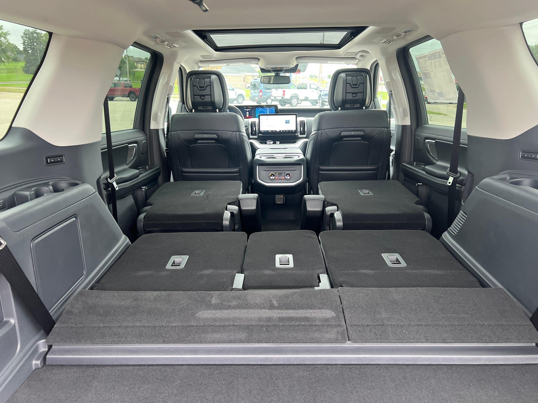 2027 Ford Expedition Platinum