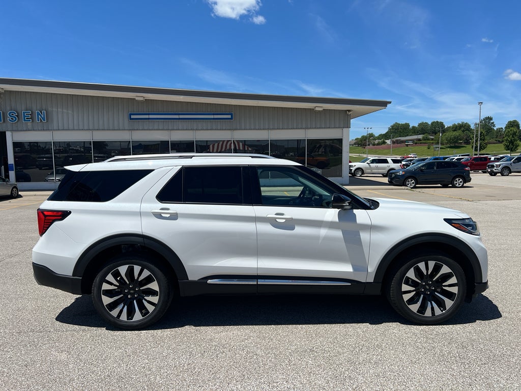 2025 Ford Explorer Platinum