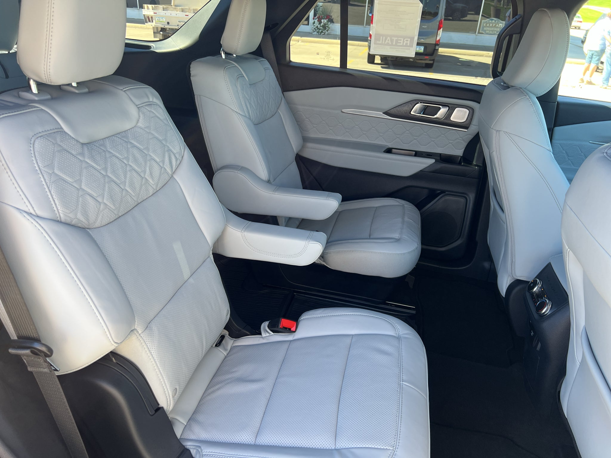 2027 Ford Explorer Platinum