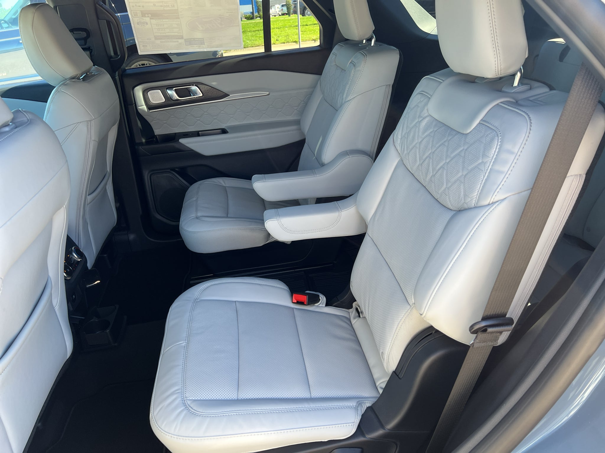 2027 Ford Explorer Platinum