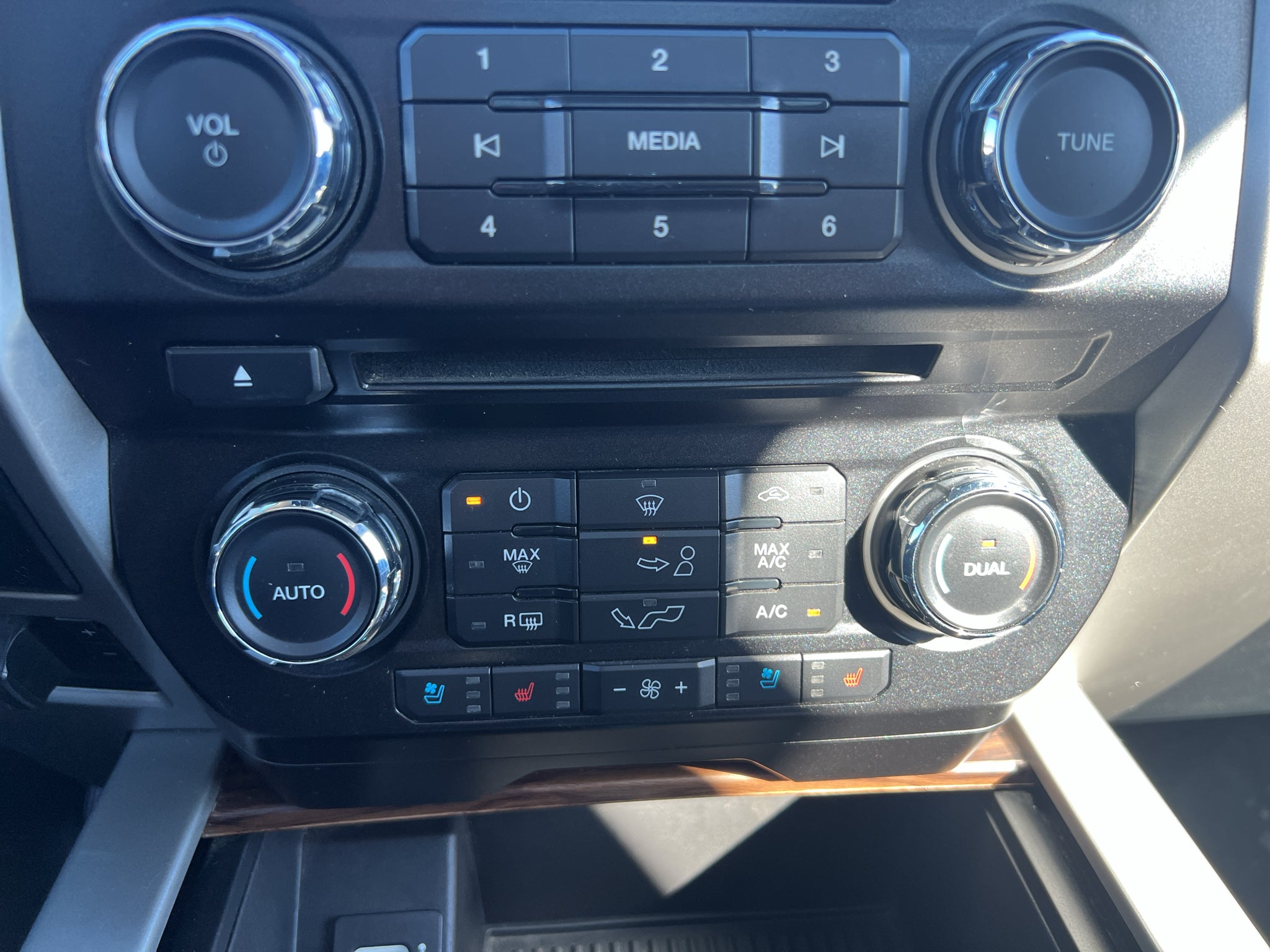 2018 Ford F-150 LARIAT 6.5' Box